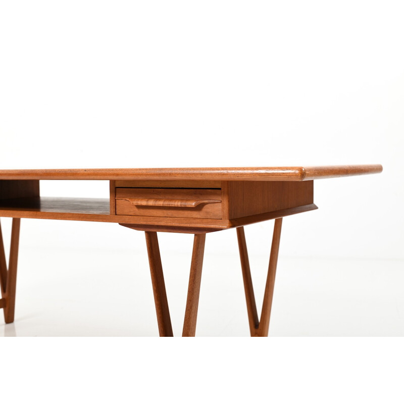 Table d'appoint vintage en teck par E. W. Bach pour Toften Møbelfabrik - 1960