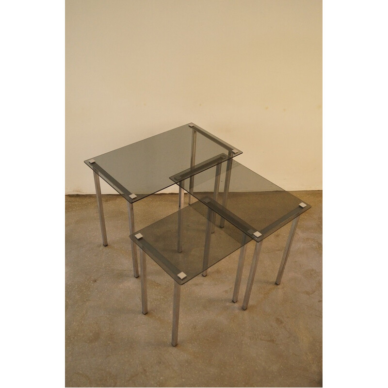 Suite de 3 tables gigognes vintage en métal et en verre - 1970