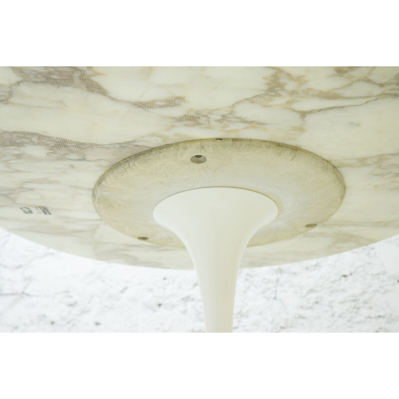 Vintage Dining Table "Tulip" in calacatta marble by Eero Saarinen for knoll - 1970s