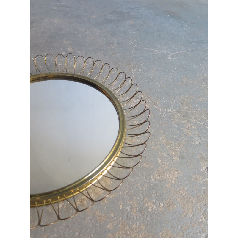 Vintage round mirror with curly brass frame - 1960s