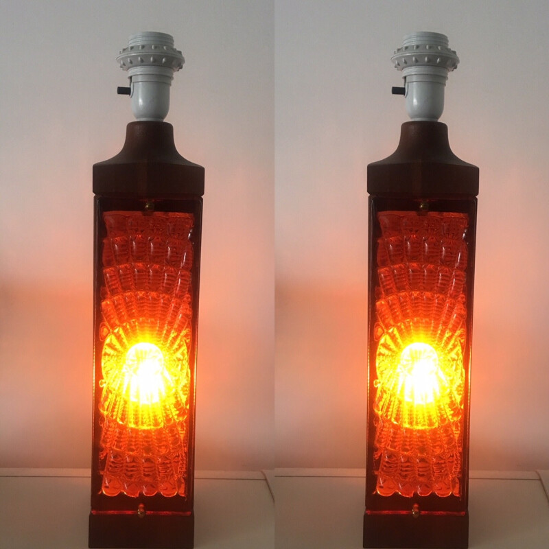 Suite de 2 lampes vintage en teck et verre ambré - 1960