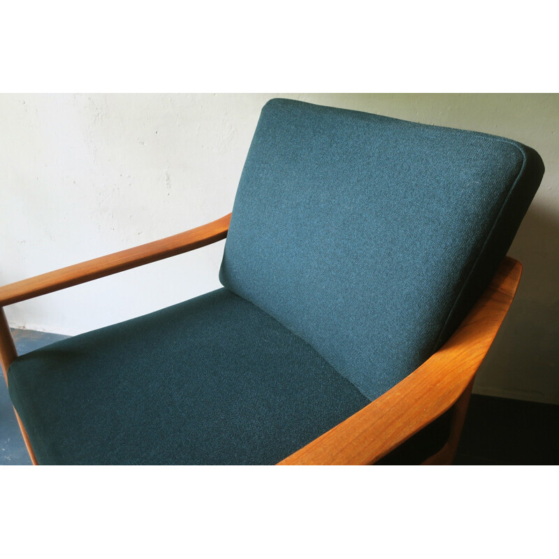 Set of 2 danish green lounge chairs in Teak - 1960s
