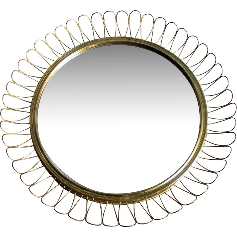 Miroir vintage rond avec cadre en laiton bouclé - 1960