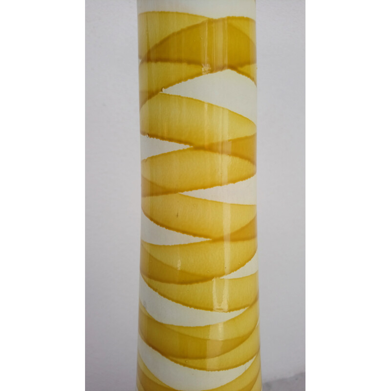 Grand vase jaune en verre -1970