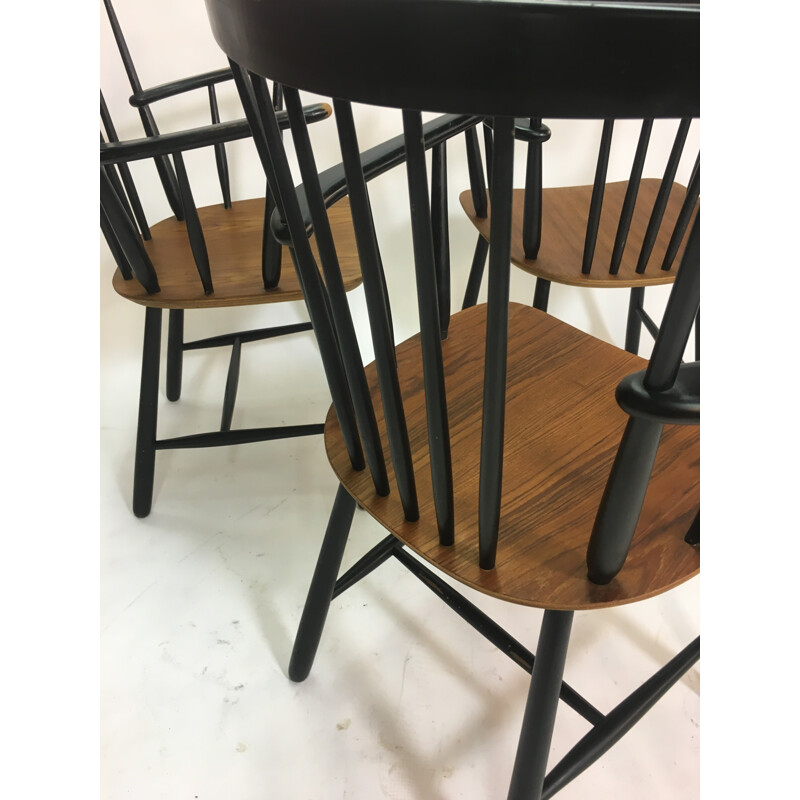 Vintages set of 4 spindleback dining chairs - 1950s