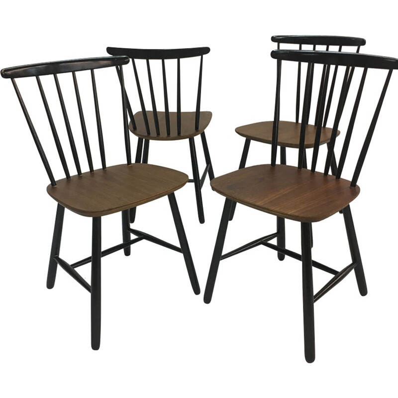 Set of 4 Vintage Scandinavian Spindle Back Dining Chairs - 1950s