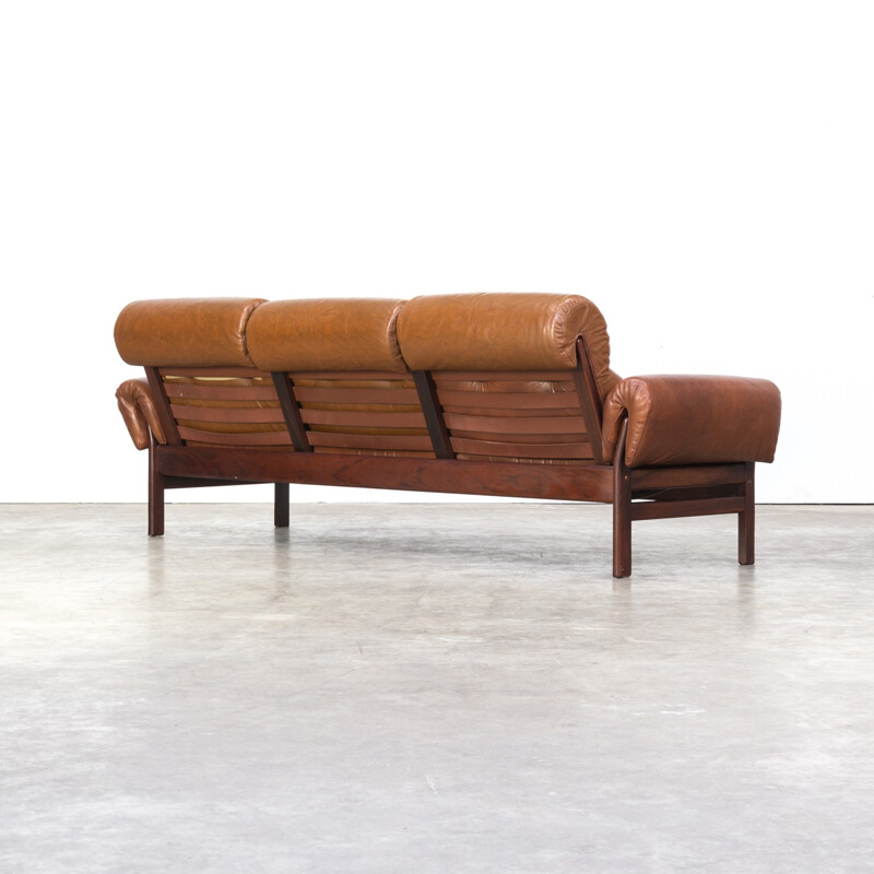 Vintage 3-seater sofa in cognac leather and rosewood framed Arne Norell - 1970s