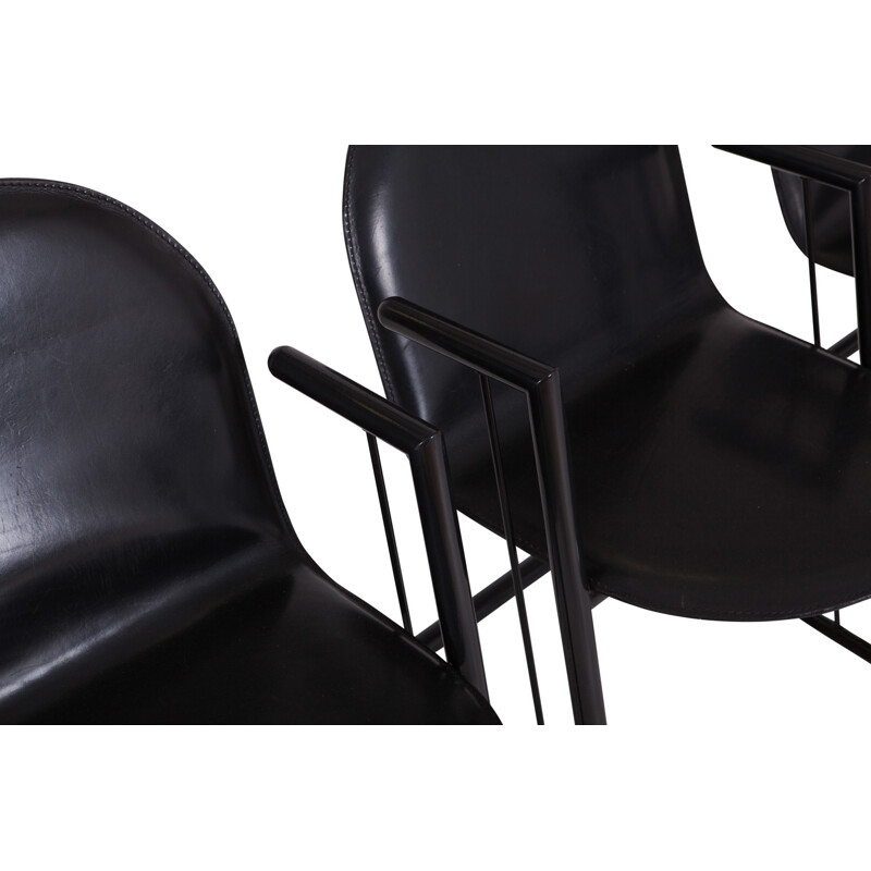 Suite de six chaises vintages à repas en cuir noir - 1970