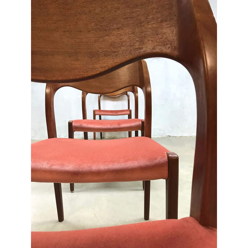 Suite de 4 chaises à repas "Modèle 71" par Niels O. Møller pour J. L. Møllers - 1951