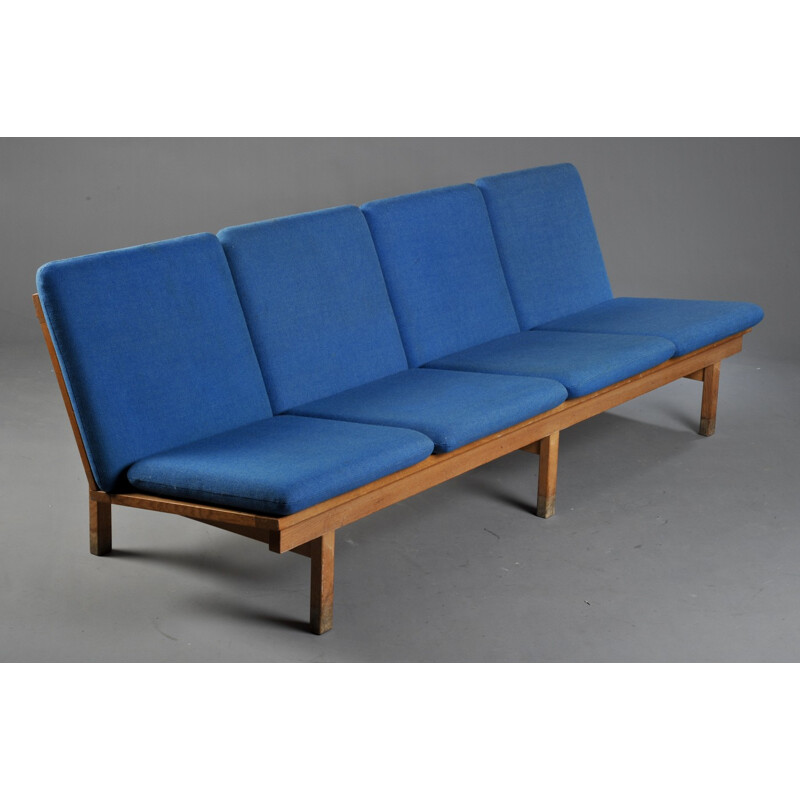 Vintage 4-seater sofa in oakwood and Kvadrat wool, Borge MOGENSEN - 1950s