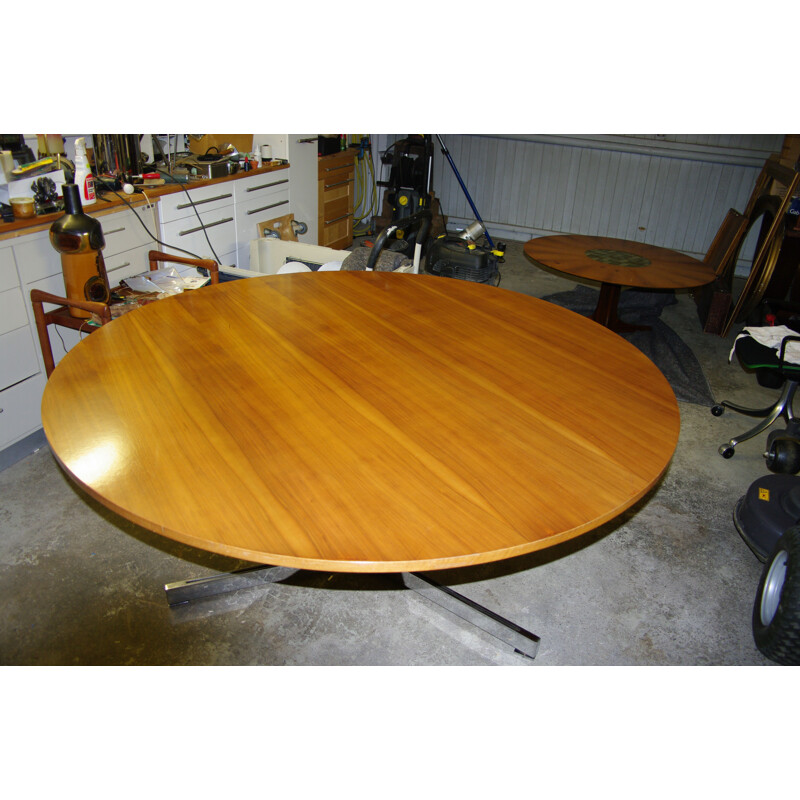 Grande table ronde vintage par Maison Wohnbédarf - 1960