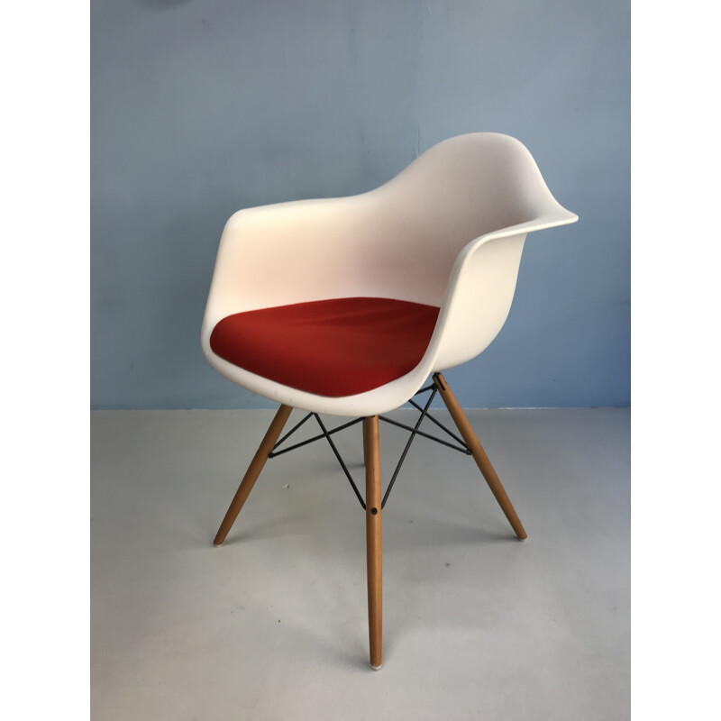 Vintage easy chair "DAW" by Charles and Ray Eames - 2000s