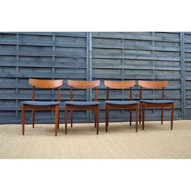 Suite de 4 chaises à repas vintage par Ib Kofod-Larsen - 1960