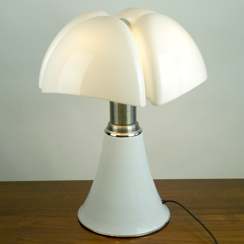 Vintage table lamp "Pipistrello" by Gae Aulenti for Martinelli Luce - 1960s