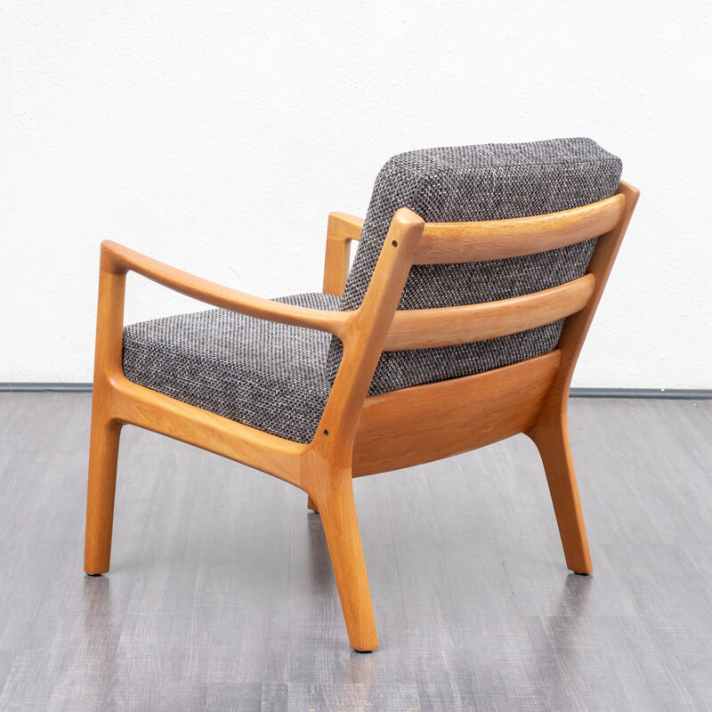 Vintage "Senator 166" armchair by Ole Wanscher for France & Son - 1960s