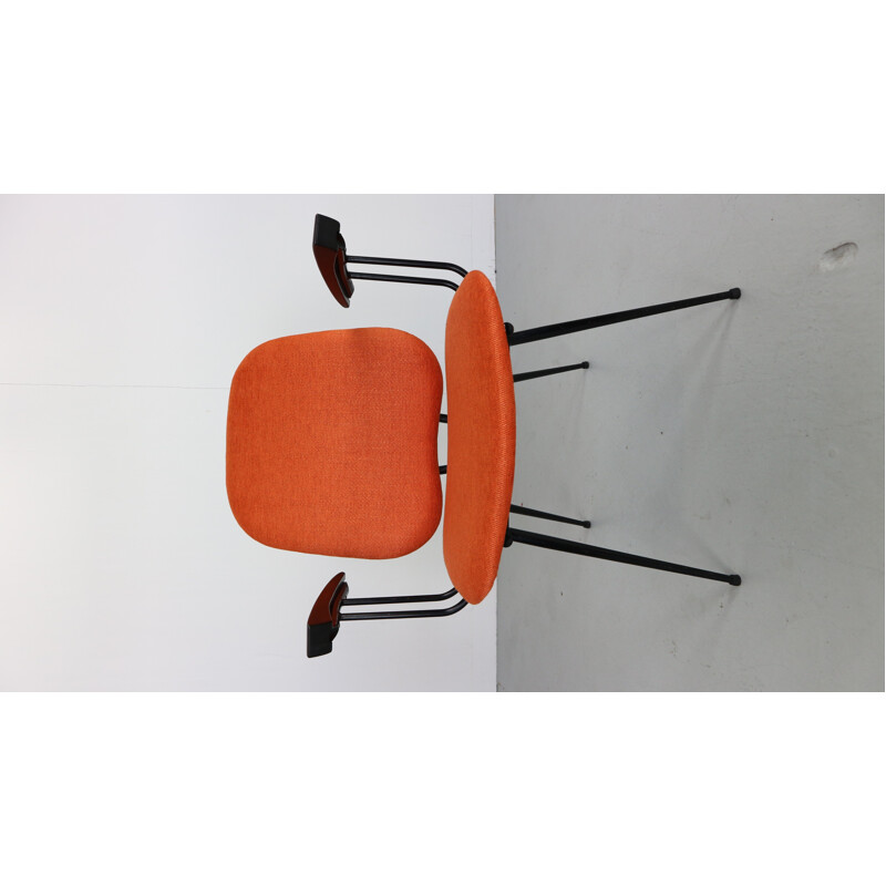 Chaise vintage orange à accoudoirs en bakélite et métal - 1950