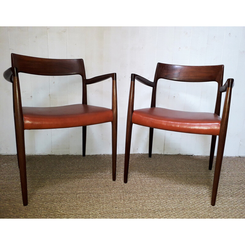 Set of 2 vintage dining room red armchairs and 4 chairs - 1960s