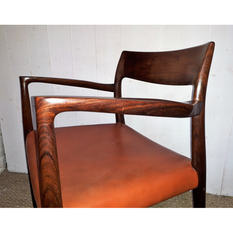 Set of 2 vintage dining room red armchairs and 4 chairs - 1960s