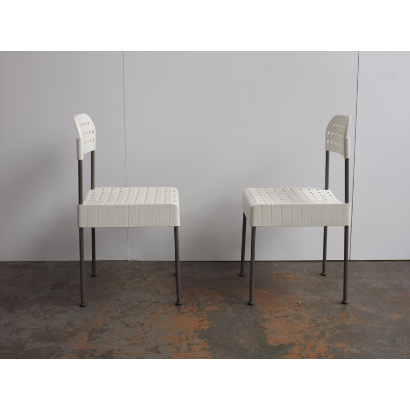 Suite de 2 chaises blanches "The Box" par Enzo Mari - 1960