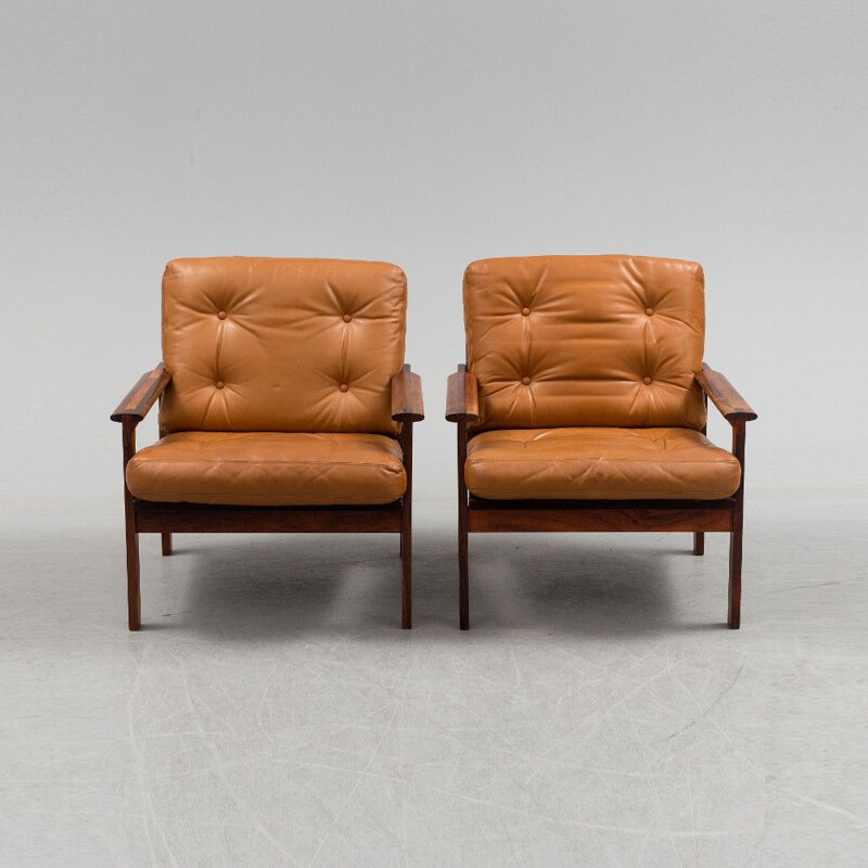 Suite de 2 fauteuils marrons par Illum Wikkelso Capella pour Niels Eilersen - 1959