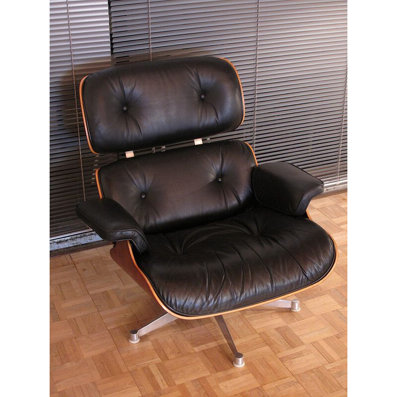 Fauteuil lounge vintage en cuir noir et palissandre par Eames pour Vitra - 1980