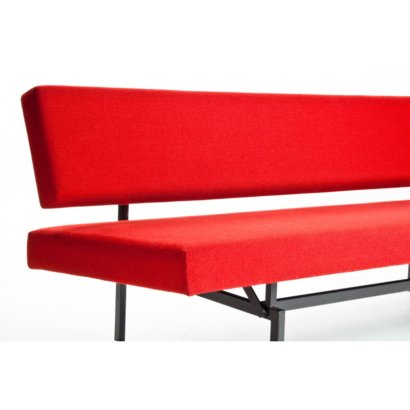 Sofa model 540 in metal and red woolen fabric, Gijs VAN DER SLUIS - 1960s