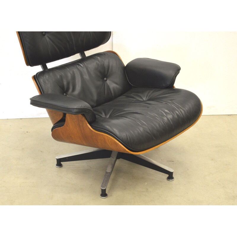 Vintage lounge chair by Charles Eames - 1960s