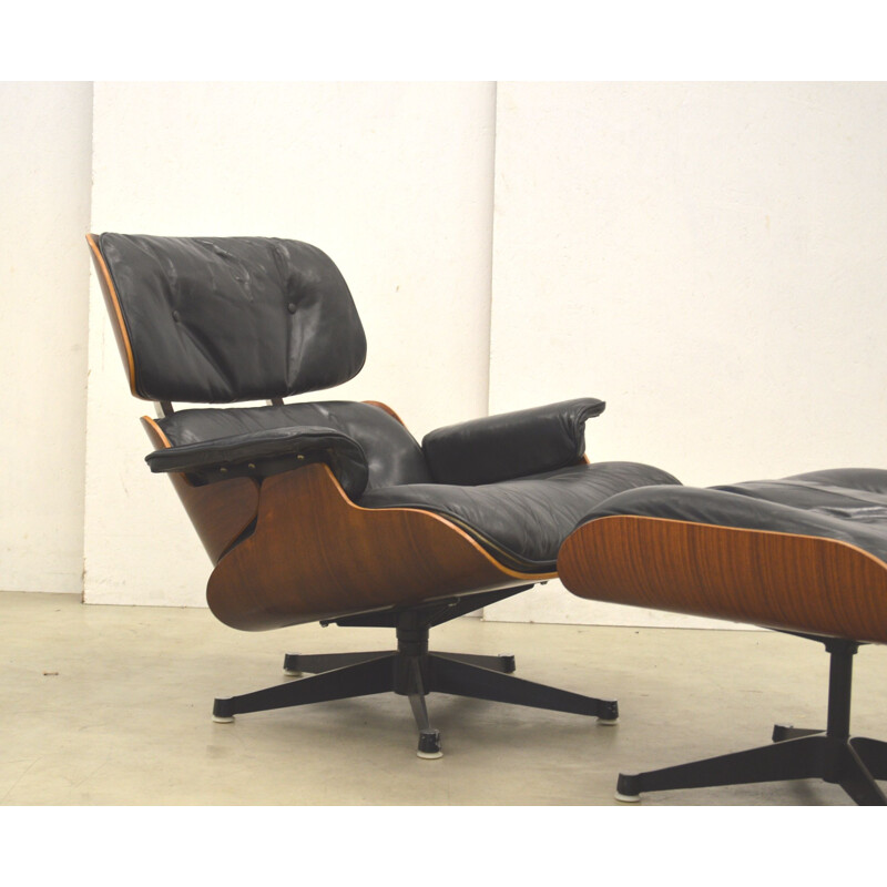 Vintage Lounge chair & Ottoman by Eames for Herman Miller  - 1950s