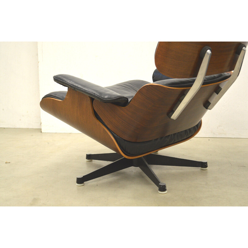 Vintage Lounge chair & Ottoman by Eames for Herman Miller  - 1950s