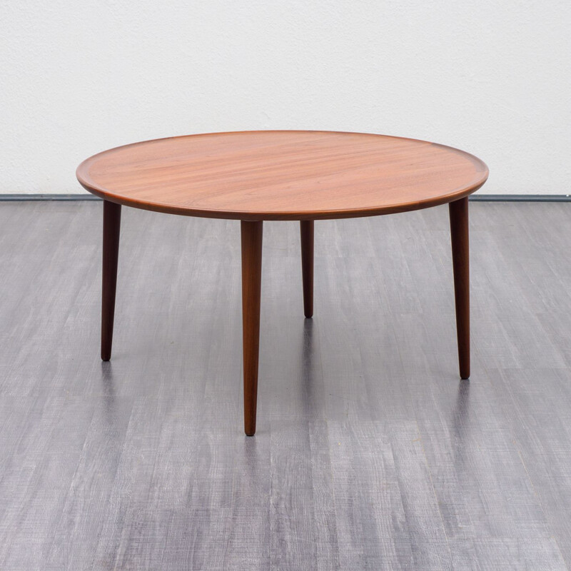 Round vintage scandinavian coffee table in teak - 1960s