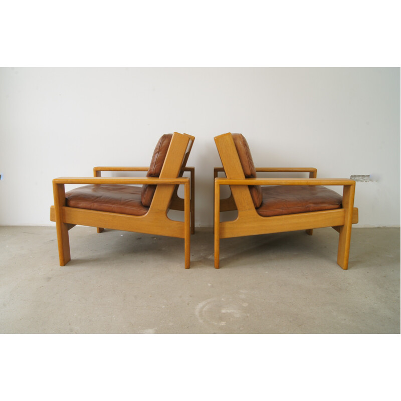 Suite de 2 fauteuils marrons en cuir par Esko Pajamies pour Asko - 1960