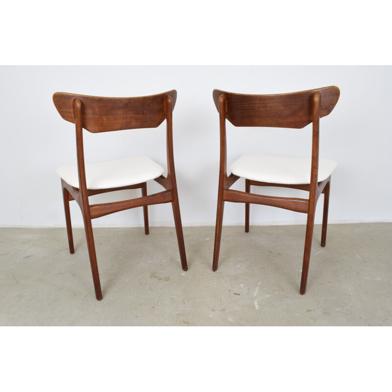 Suite de 2 chaises danoises blanches en teck par Schionning & Elgaard pour Randers Møbelfabrik - 1960