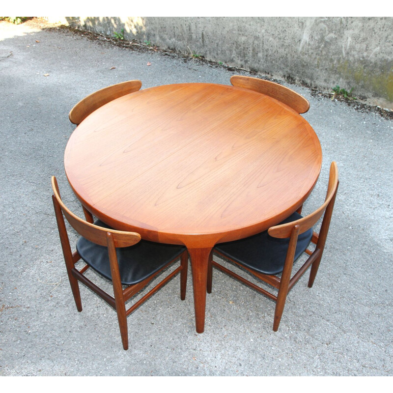 Vintage scandinavian round dining table - 1960s