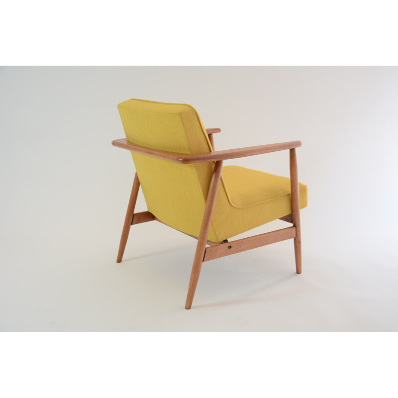 Vintage yellow "Z" armchair - 1960