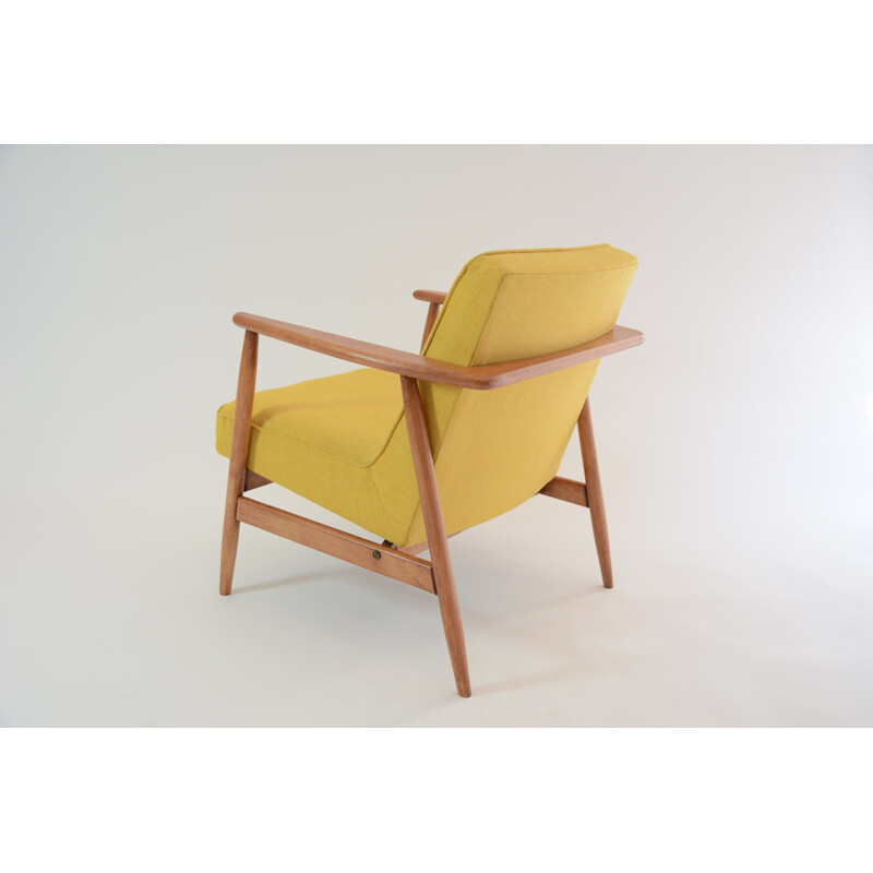 Vintage yellow "Z" armchair - 1960