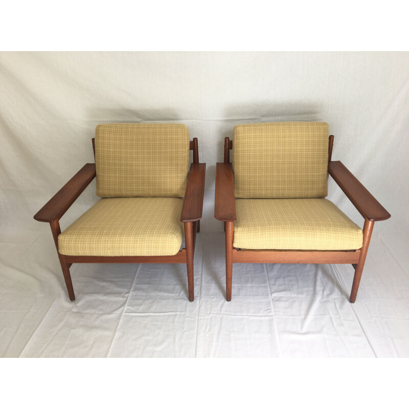 Set of 2 vintage green Scandinavian armchairs - 1960s