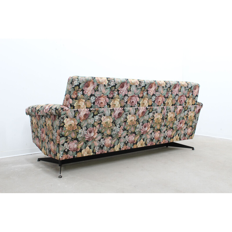 Vintage Italian 3-seater sofa by Novarredo - 1960s