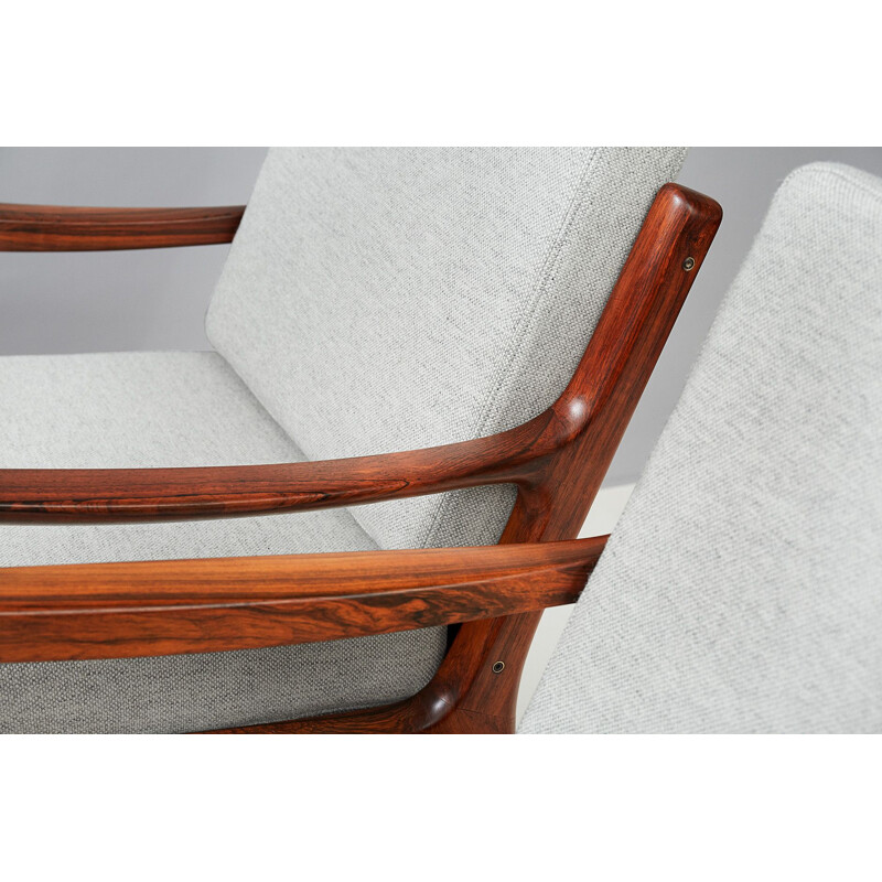 Suite de 2 fauteuils vintages "Sénateur" blanc par Ole Wansher - 1960