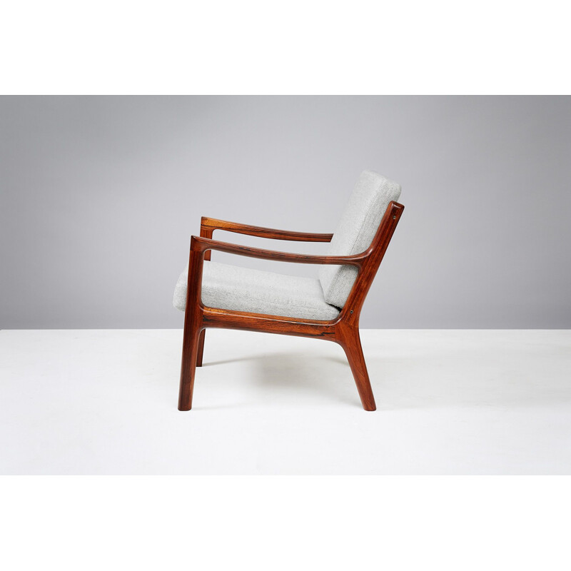 Suite de 2 fauteuils vintages "Sénateur" blanc par Ole Wansher - 1960