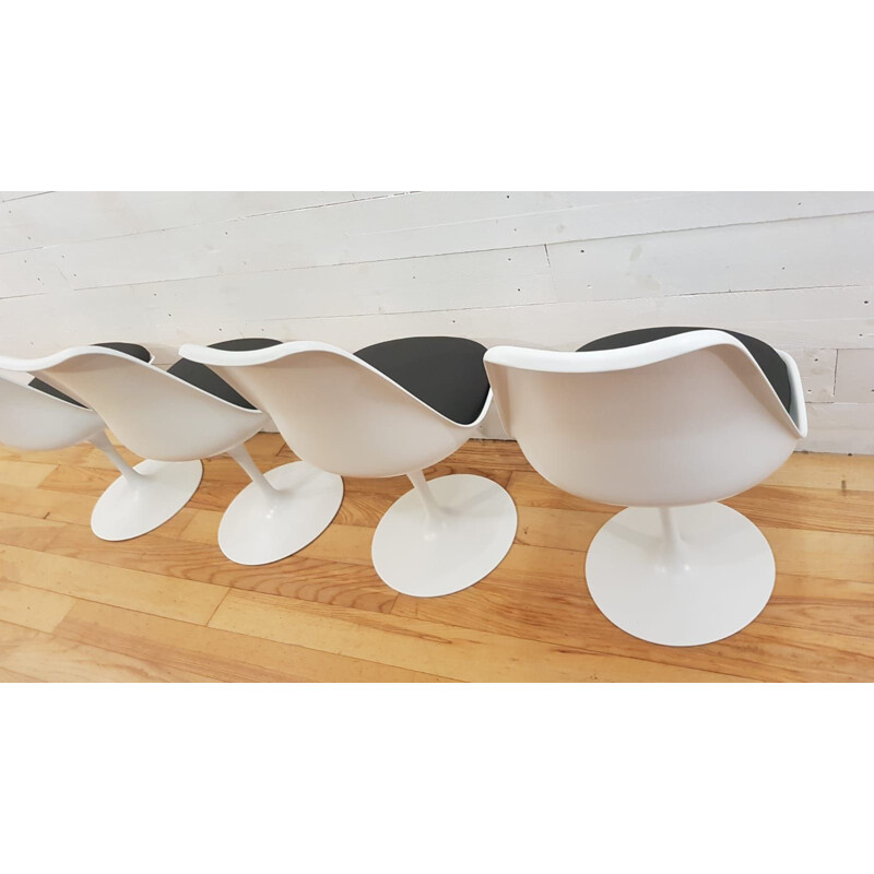 Vintage set of 4 white Tulip chairs by Eero Saarinen for Knoll - 1960