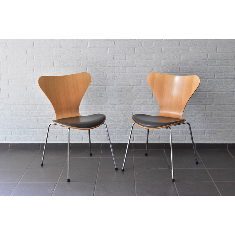 Vintage set of 2 chairs 3107 by Arne Jacobsen for Fritz Hansen - 1950s