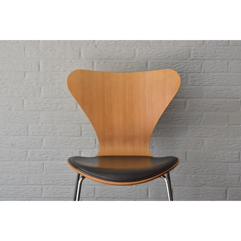 Suite de 2 chaises 3107 vintage par Arne Jacobsen pour Fritz Hansen - années 1950