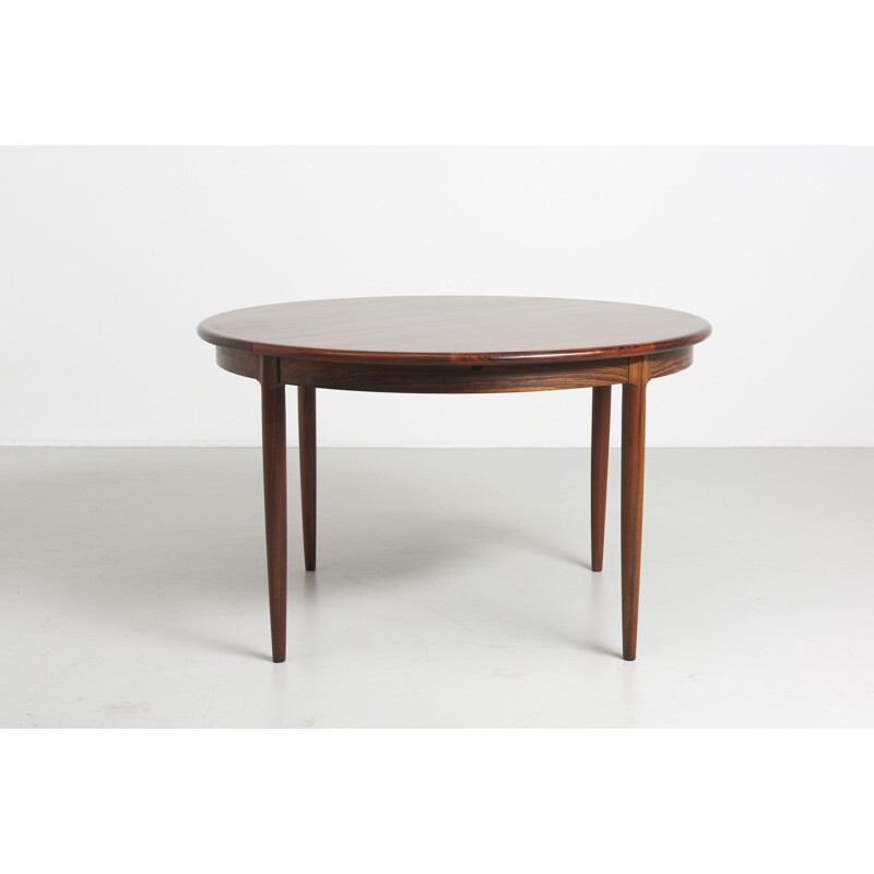 Vintage dining table in rosewood by Niels Møller