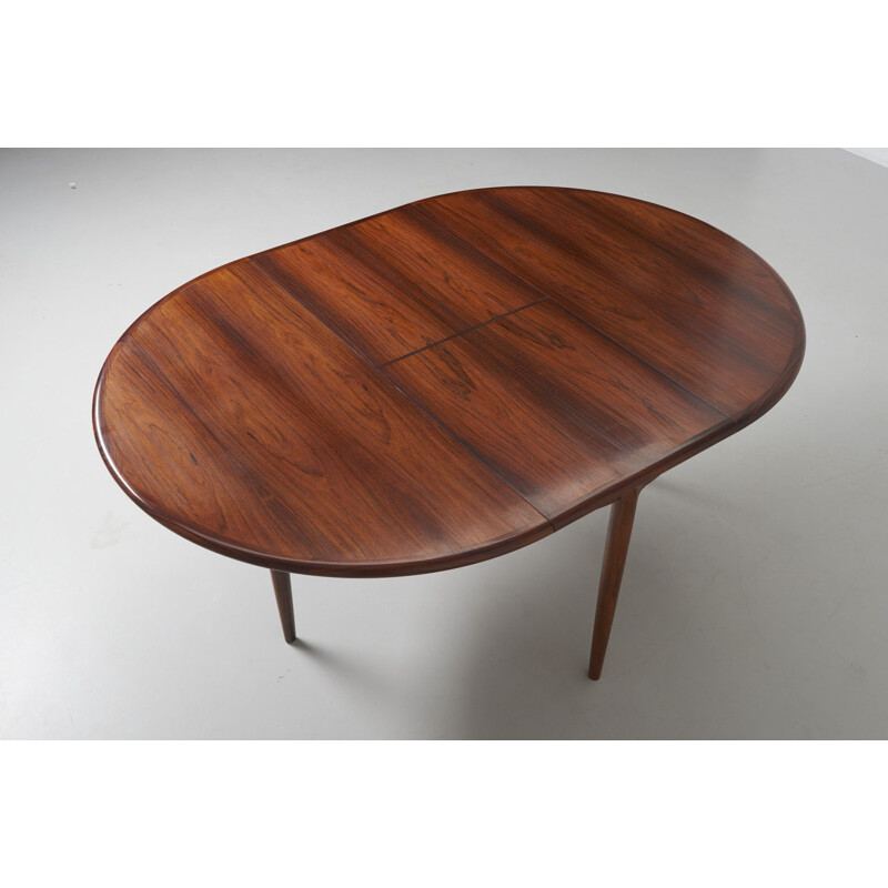 Vintage dining table in rosewood by Niels Møller