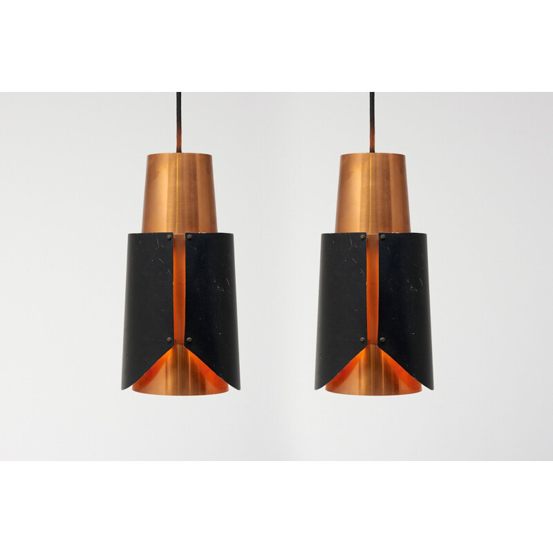 Suite de 2 suspension vintage model Østerport Pendants par Bent Karlby pour Lyfa 1960s