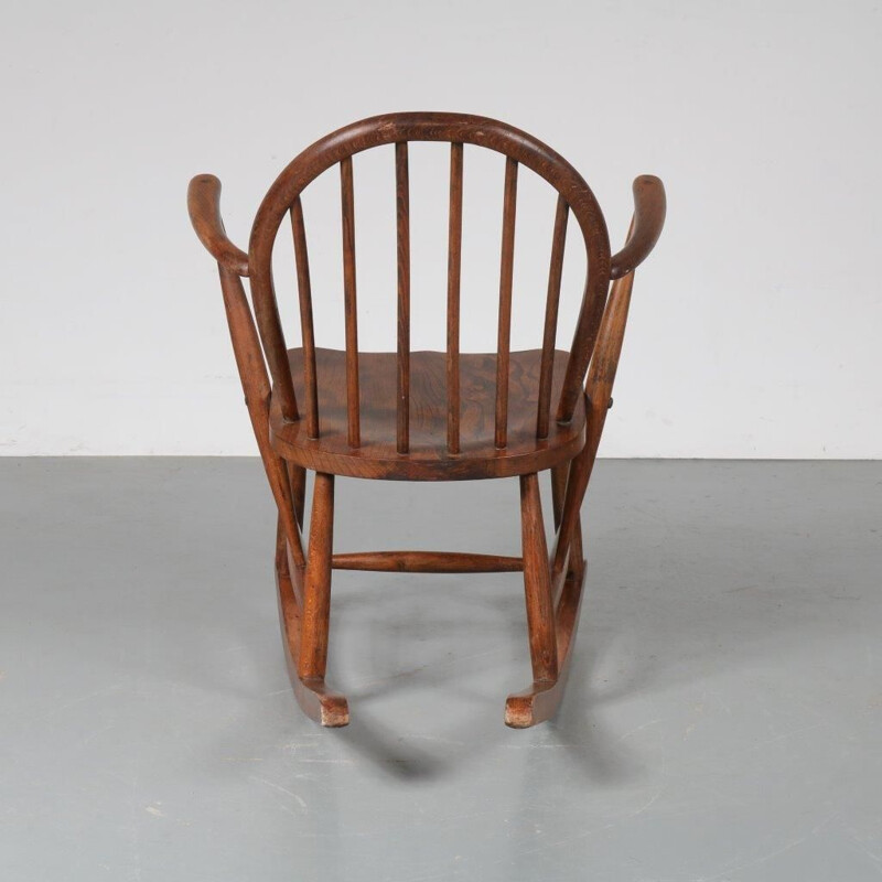 Vintage rocking chair in oak