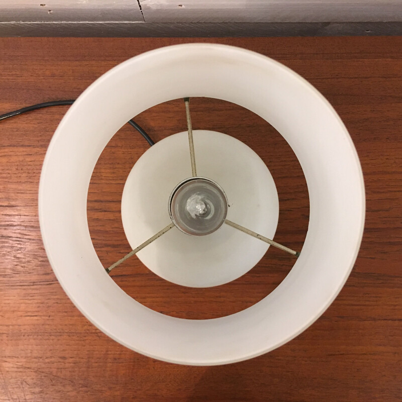Lampe de table vintage en opaline par Max Ingrand 