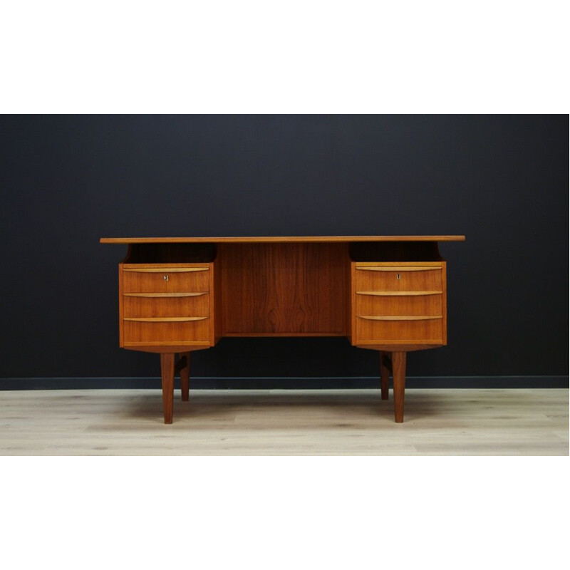 Vintage writing desk in teak 