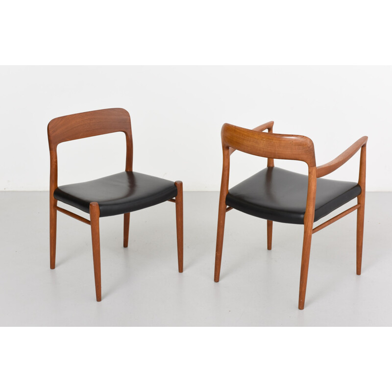 Set of 6 scandinavian chairs in teak and black leather, Niels Ø. MOLLER - 1950s