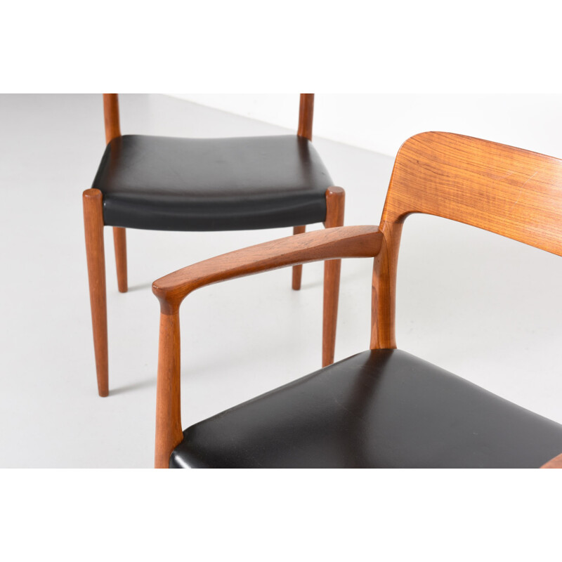 Set of 6 scandinavian chairs in teak and black leather, Niels Ø. MOLLER - 1950s